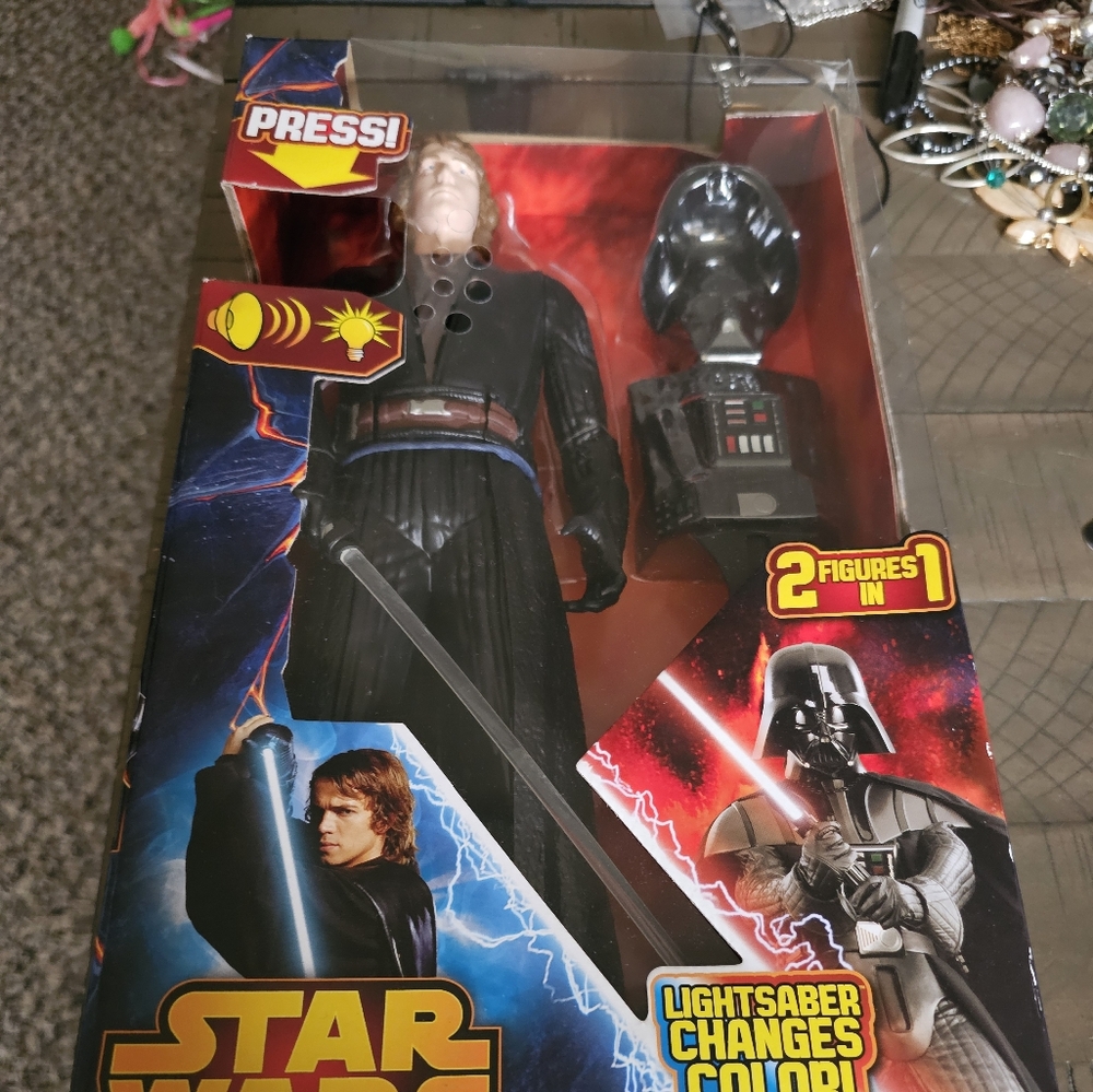 Star Wars Anakin to Darth Vader Action Figure With Lights And Sounds - Picture 2 of 6
